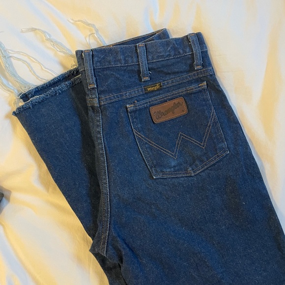 Dark Wrangler High-Waisted Raw Hem Denim Jeans - Picture 1 of 4